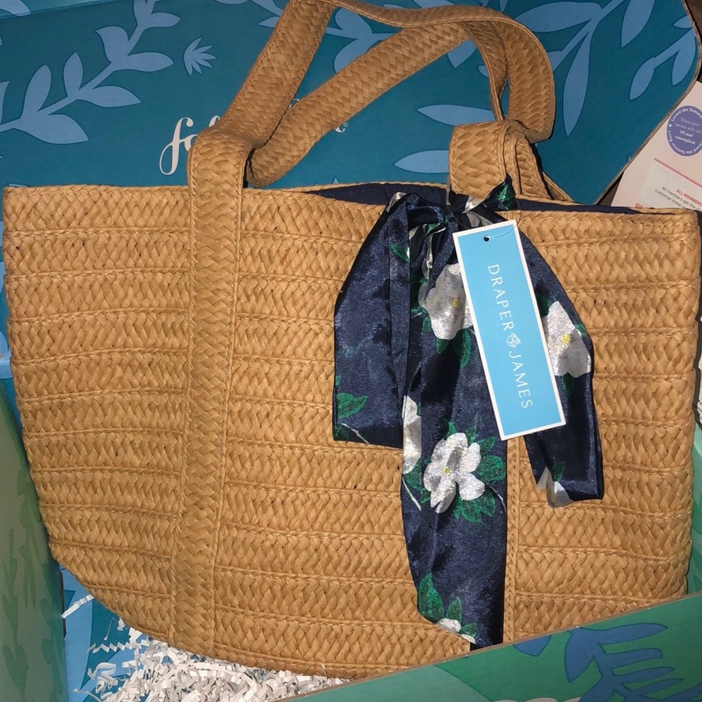 📍SOLD📍Draper James Straw Bag